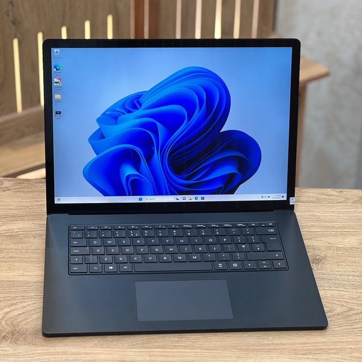 لپ تاپ استوک ۱۵.۴ اینچی سرفیس مدل Surface Laptop 3 i7 1065 G7 16GB DDR4 512GB SSD Intel Iris Plus