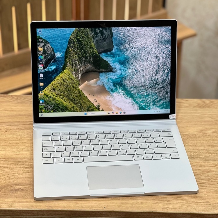 لپ تاپ استوک 13.3 اینچی سرفیس مدل Surface Book 1 i5 8350 U 8GB DDR4 256GB SSD Intel UHD