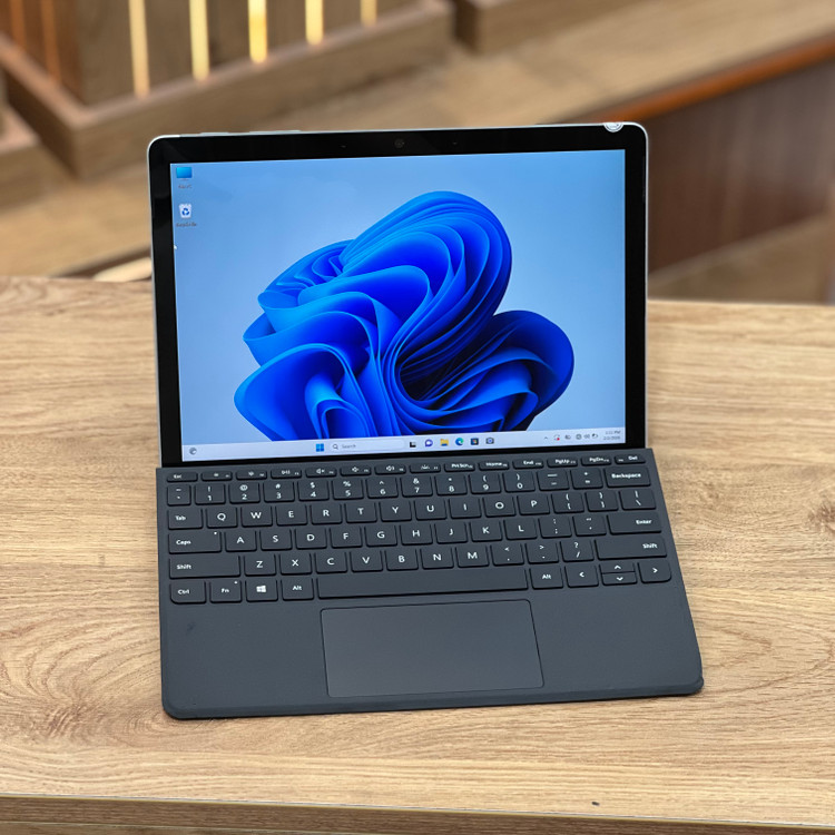 لپتاپ استوک ۱۰.۵ اینچی سرفیس مدل Surface Pro Go 2 M3 8100Y 8GB DDR4 128GB SSD intel UHD