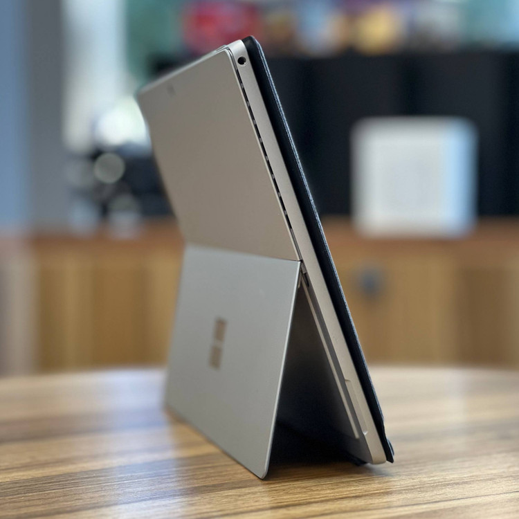 لپتاپ استوک ۱2.3 اینچی سرفیس مدل Surface Pro 7 i5 1035G4 8GB DDR4 256GB SSD Intel Iris Plus