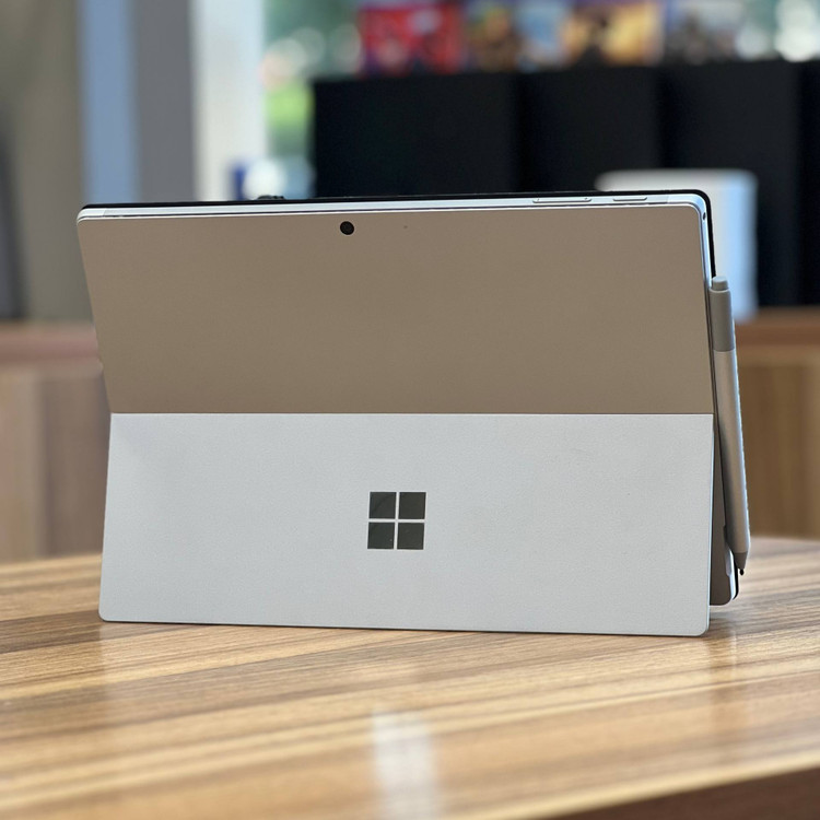 لپتاپ استوک ۱2.3 اینچی سرفیس مدل Surface Pro 7 i5 1035G4 8GB DDR4 256GB SSD Intel Iris Plus